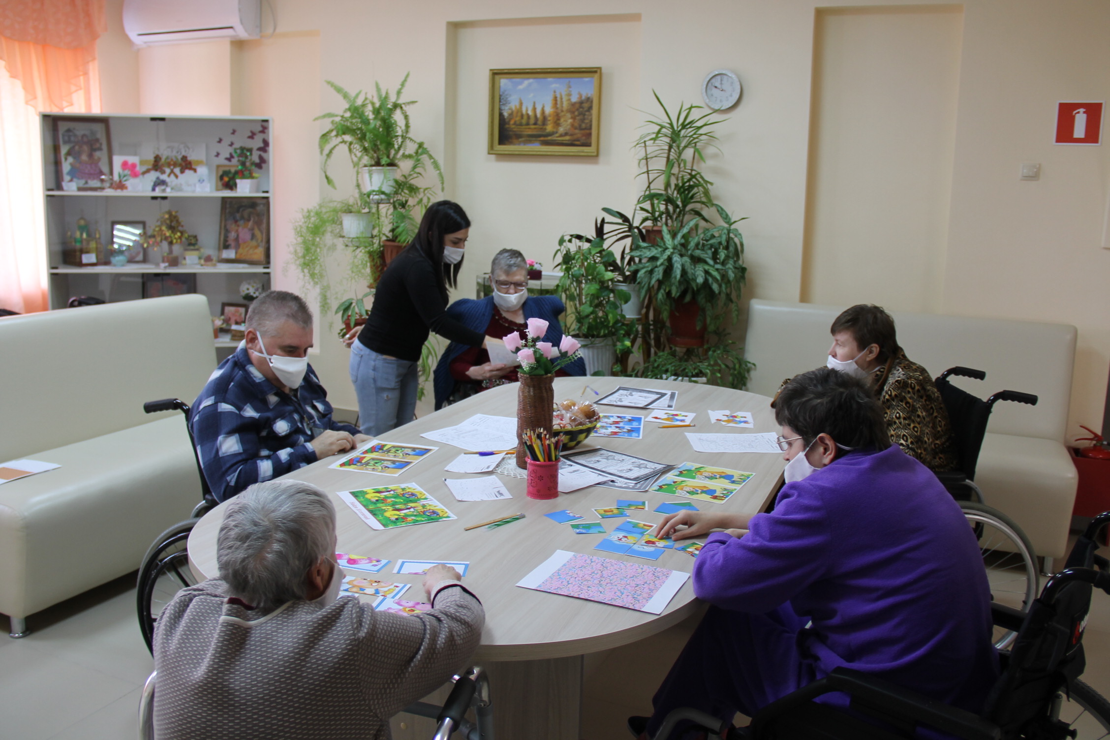 Мягкая мебель в холле